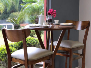 Kit Mesa Bistrô Casablanca + Banqueta Barcelona